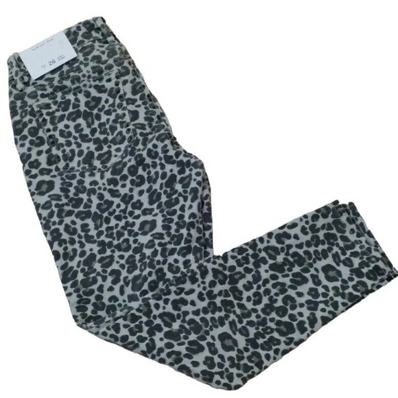 LOFT~Woman Size 2/26~Gray Animal Leopard Print Curvy Skinny Jeans Pants NWT. - Picture 3 of 12